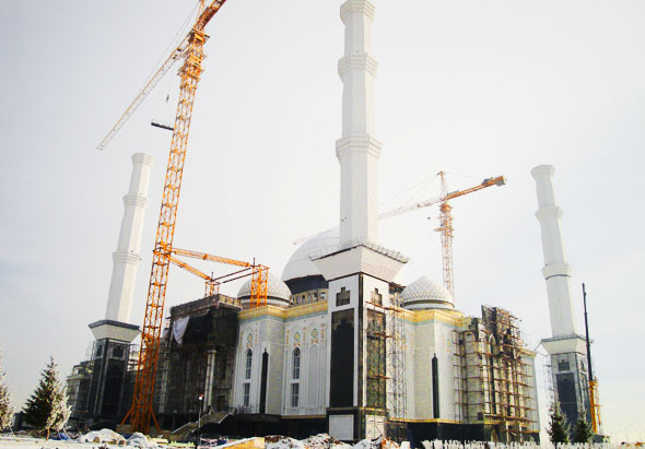 阿斯塔纳新清真寺建材卡车运输项目